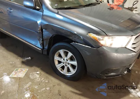 2011 Toyota Highlander Base V6 из США, поврежденный, VIN 5TDZK3EH2BS047760